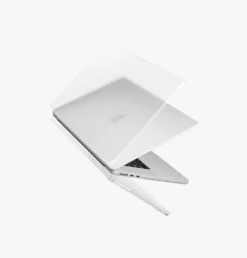 Uniq Claro -Uniq Shop ClaroMacBookAir 13inch 2022 Frost 02 Lowres SG